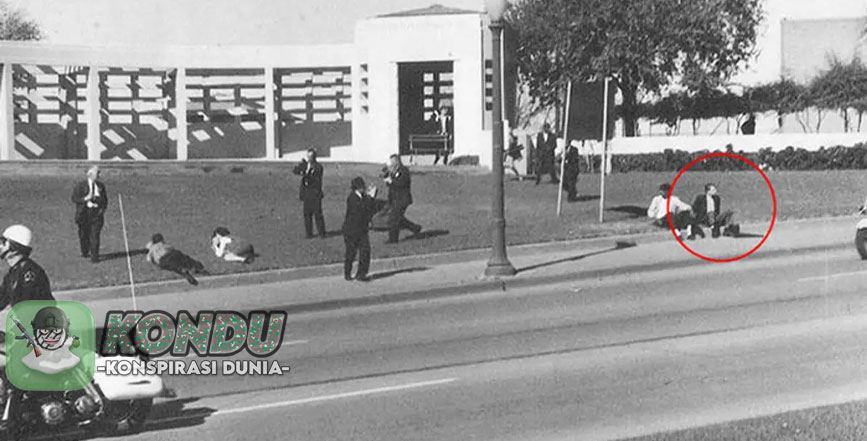 Konspirasi Umbrella Man Kisah Pembunuhan John F Kennedy