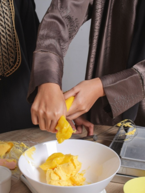 resep-kue-lebaran-favorit-dengan-pilihan-kue-nastar-dan-kastengel-keju-di-dalam-stoples-kaca
